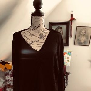 Kate Hill Woman top size 1x V-Neck